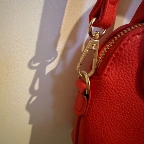 NWT: Bebe crossbody bag - Picture 4 of 6